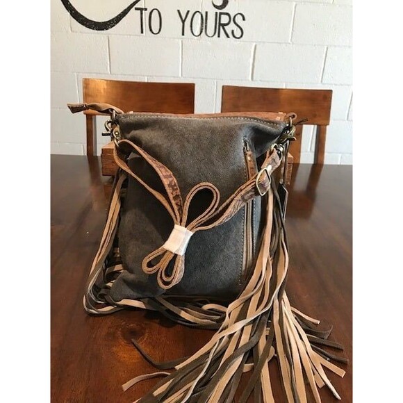 Myra Bag Chippy Concealed Carry Boho Chic Repurposed Crossbody / Shoulder Bag - Picture 3 of 3